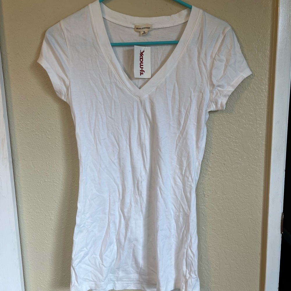 White tee